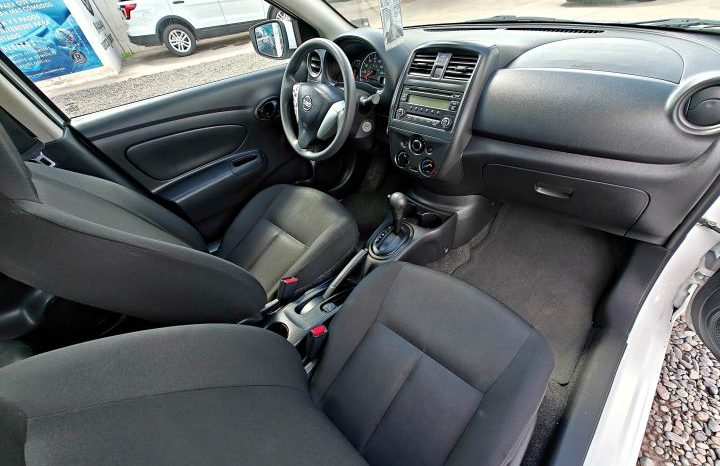 Nissan Versa 2016 lleno