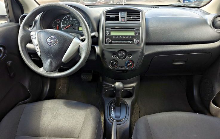 Nissan Versa 2016 lleno