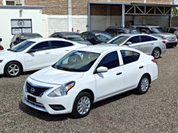 Nissan Versa 2016 lleno