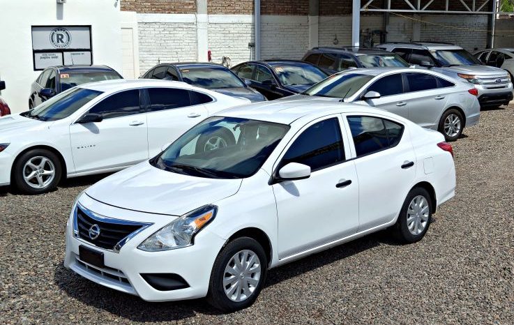 Nissan Versa 2016 lleno