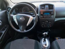 Nissan Versa 2019 lleno