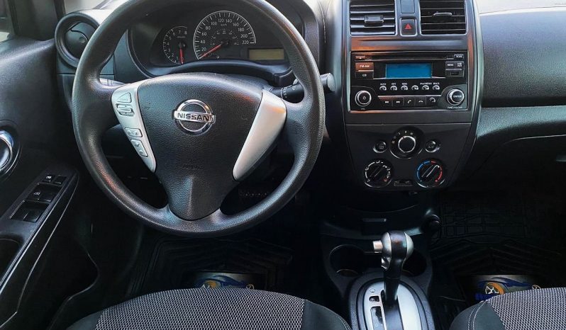 Nissan Versa 2019 lleno