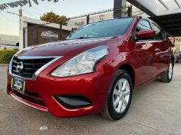 Nissan Versa 2019 lleno