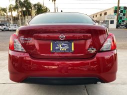 Nissan Versa 2019 lleno