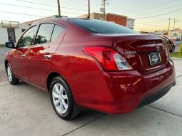 Nissan Versa 2019 lleno
