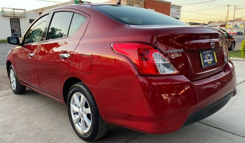 Nissan Versa 2019 lleno
