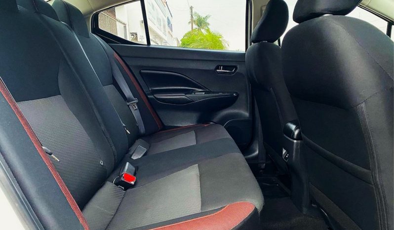 Nissan Versa 2024 lleno