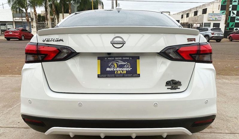 Nissan Versa 2024 lleno