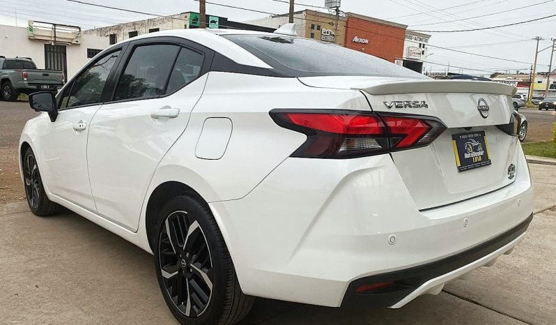 Nissan Versa 2024 lleno