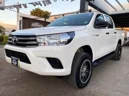 Toyota Hilux 2022 lleno