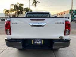 Toyota Hilux 2022 lleno
