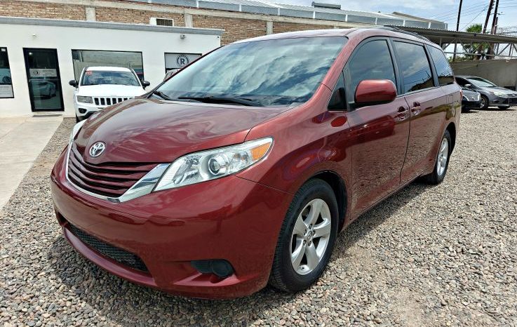 Toyota Sienna 2017 lleno