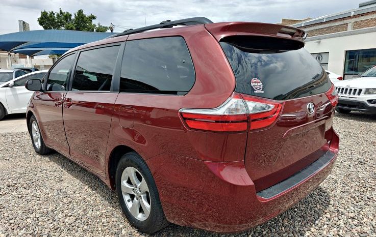 Toyota Sienna 2017 lleno