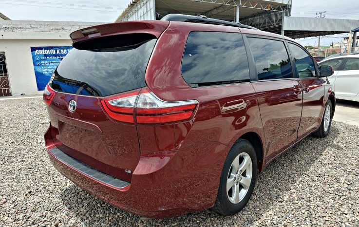 Toyota Sienna 2017 lleno