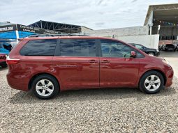 Toyota Sienna 2017 lleno