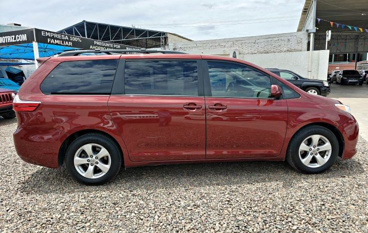 Toyota Sienna 2017 lleno