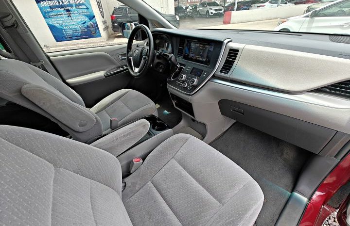 Toyota Sienna 2017 lleno