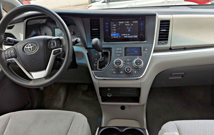 Toyota Sienna 2017 lleno