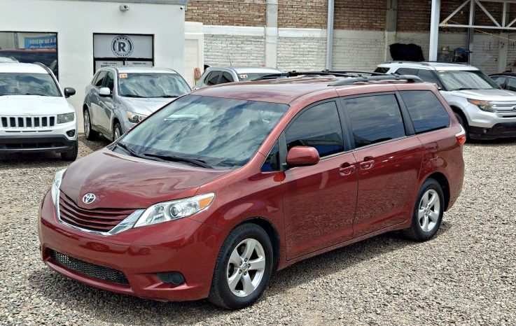 Toyota Sienna 2017 lleno