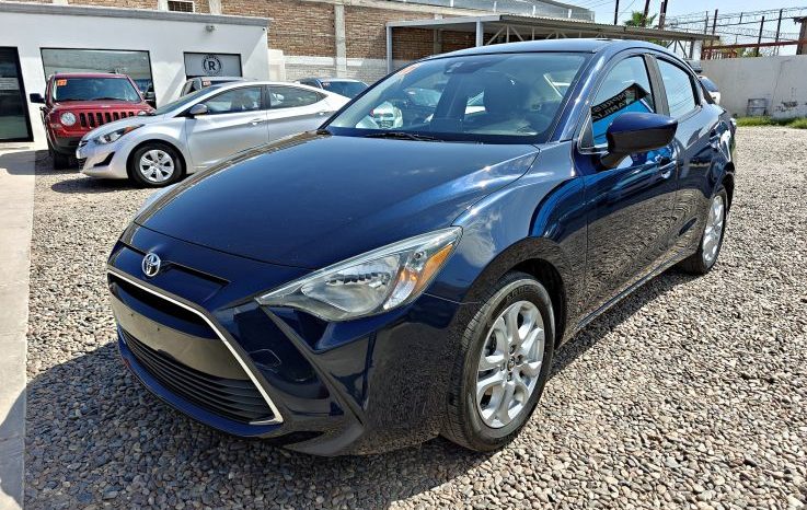 Toyota Yaris 2017 lleno