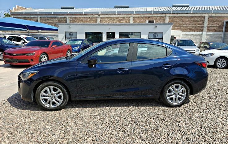 Toyota Yaris 2017 lleno