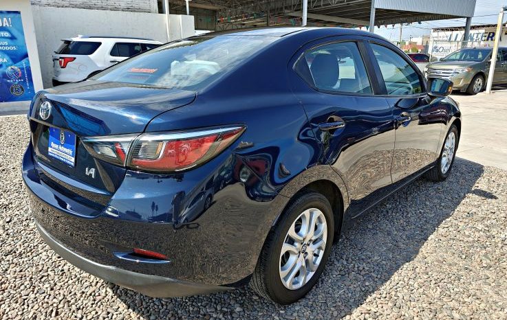 Toyota Yaris 2017 lleno