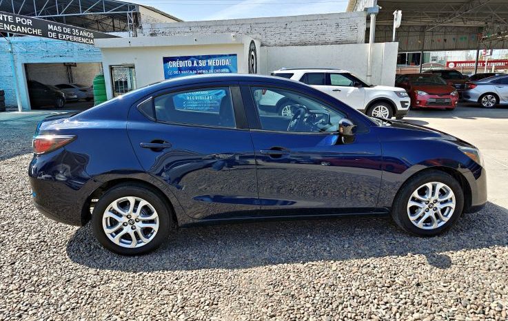 Toyota Yaris 2017 lleno