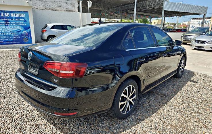 Volkswagen Jetta 2017 lleno