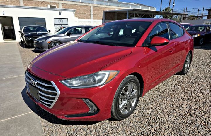 Hyundai Elantra 2017 lleno