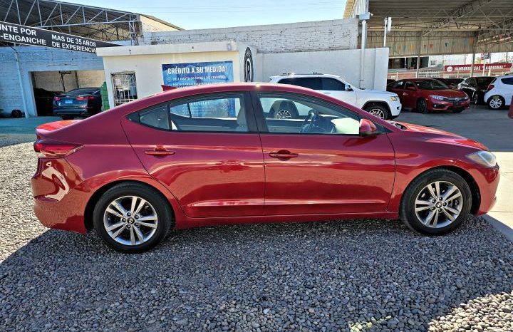 Hyundai Elantra 2017 lleno