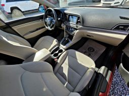 Hyundai Elantra 2017 lleno