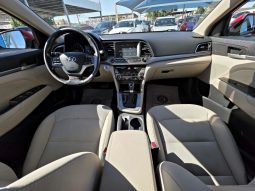 Hyundai Elantra 2017 lleno