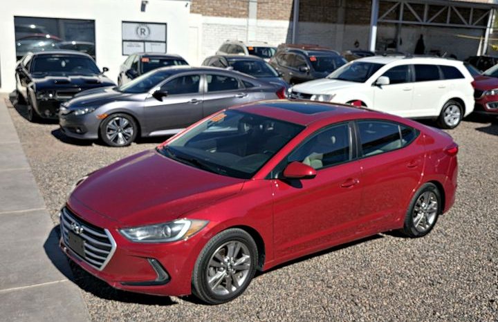 Hyundai Elantra 2017 lleno