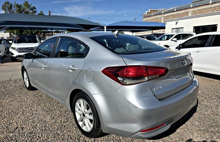 Kia Forte 2017 lleno