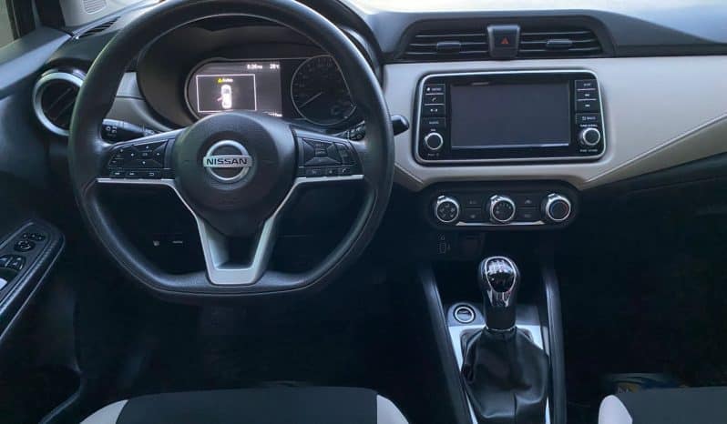Nissan Versa 2022 lleno