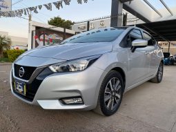 Nissan Versa 2022 lleno