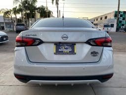 Nissan Versa 2022 lleno