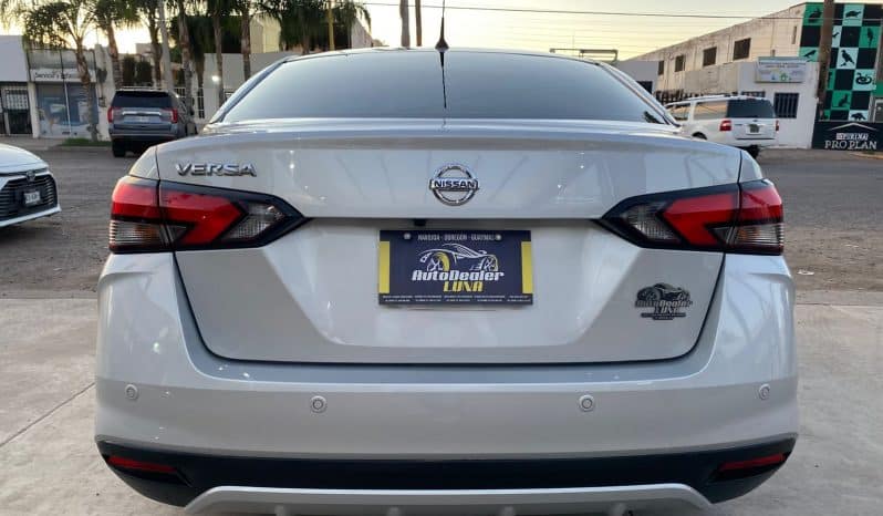 Nissan Versa 2022 lleno