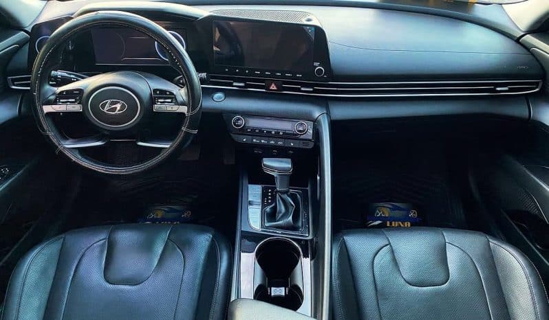 Hyundai Elantra 2023 lleno