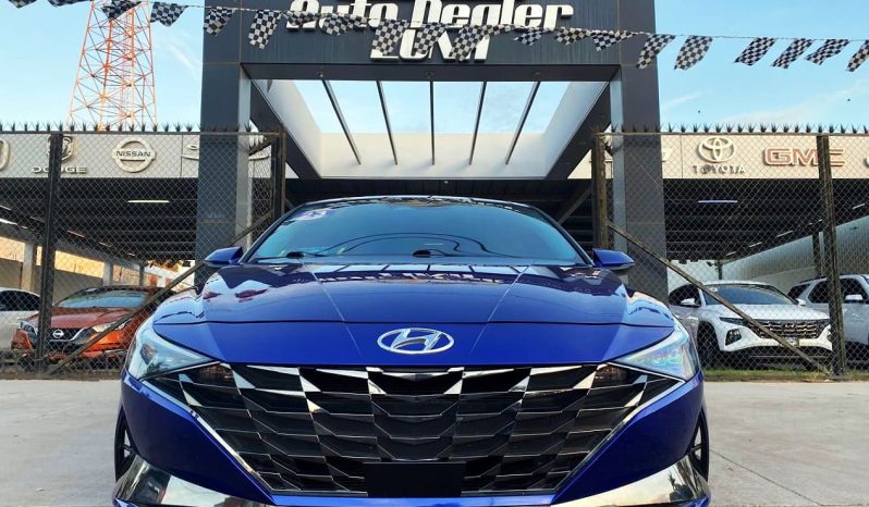 Hyundai Elantra 2023 lleno