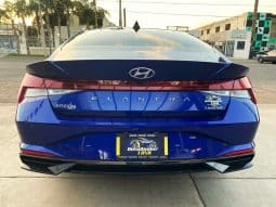 Hyundai Elantra 2023 lleno