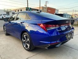 Hyundai Elantra 2023 lleno