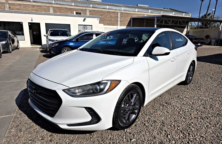 Hyundai Elantra 2018 lleno