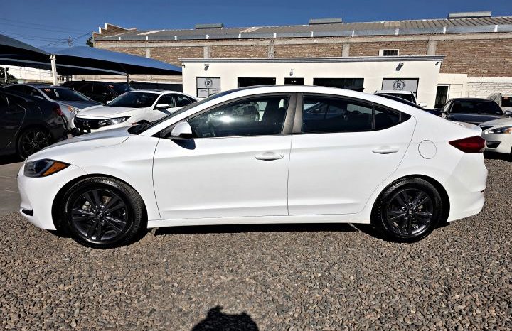 Hyundai Elantra 2018 lleno
