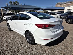 Hyundai Elantra 2018 lleno
