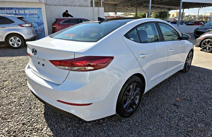 Hyundai Elantra 2018 lleno