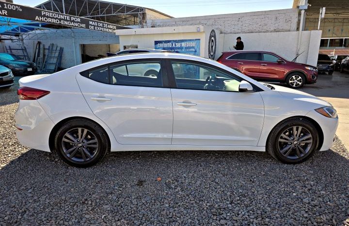 Hyundai Elantra 2018 lleno