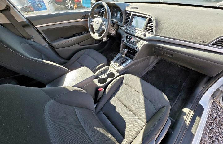 Hyundai Elantra 2018 lleno