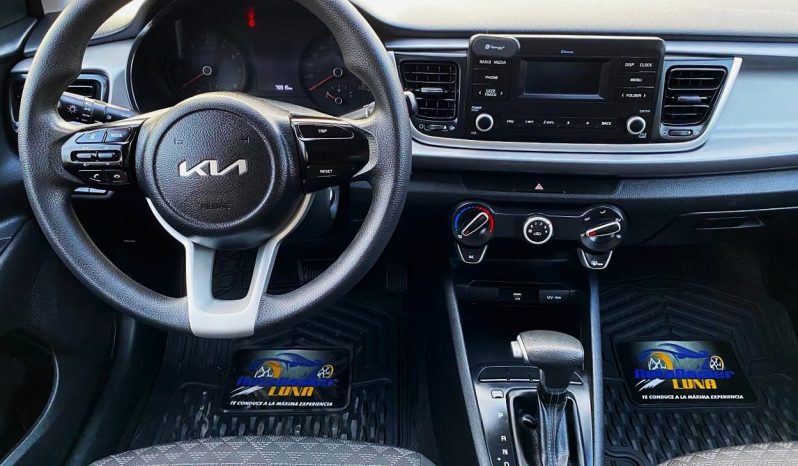 Kia Rio 2022 lleno