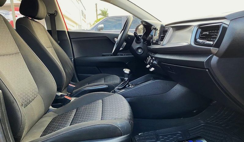 Kia Rio 2022 lleno